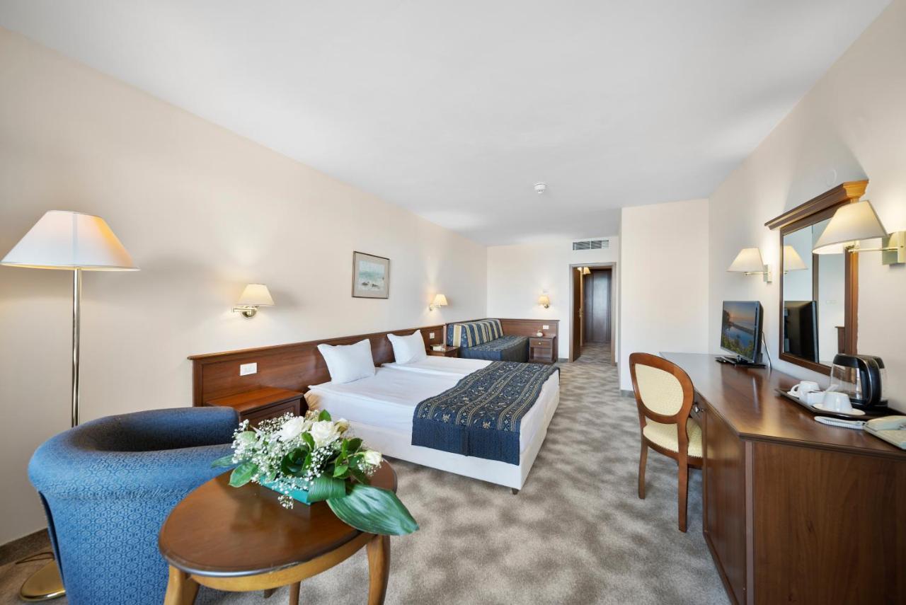Hvd Riviera Beach Ultra All Inclusive & Mineral Pool - Private Beach & Free Parking Sables d'or Extérieur photo