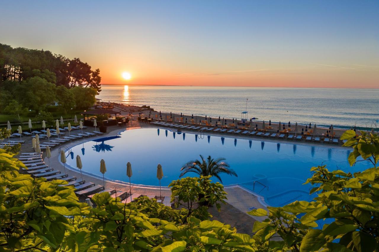 Hvd Riviera Beach Ultra All Inclusive & Mineral Pool - Private Beach & Free Parking Sables d'or Extérieur photo