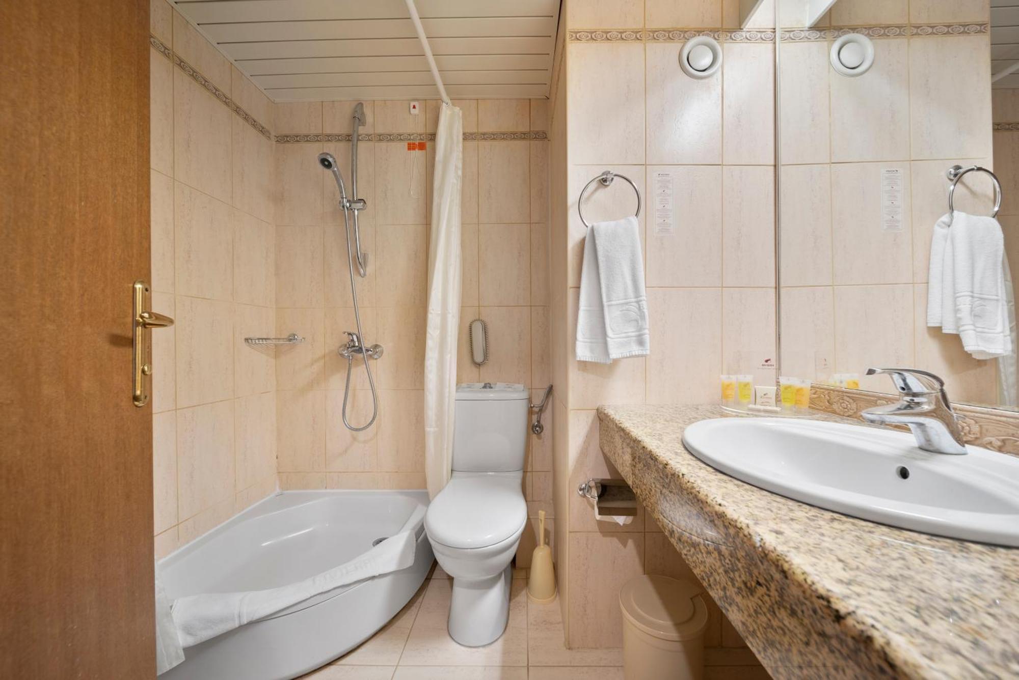 Hvd Riviera Beach Ultra All Inclusive & Mineral Pool - Private Beach & Free Parking Sables d'or Extérieur photo